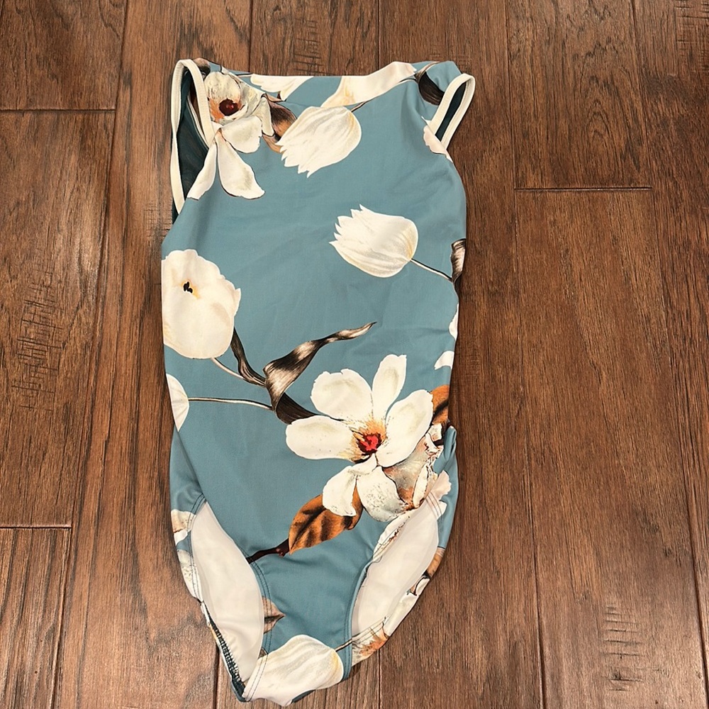 Eleve leotard is the Louise Magnolia style in size x-small.